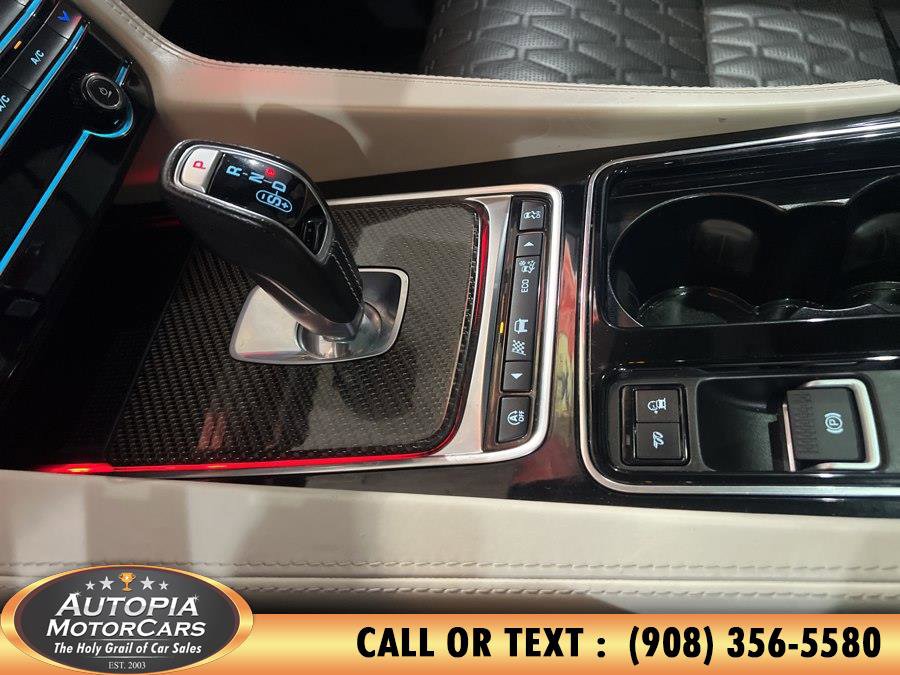 Used 2020 Jaguar F-PACE SVR image 41