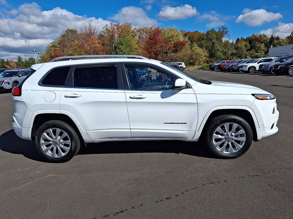 Used 2017 Jeep Cherokee Overland w/ Technology Group image 7