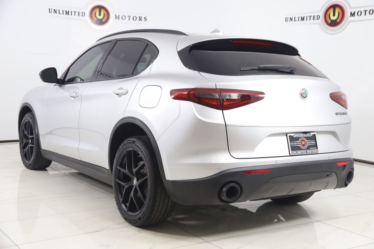 Used 2020 Alfa Romeo Stelvio w/ Nero Edizione RWD image 4