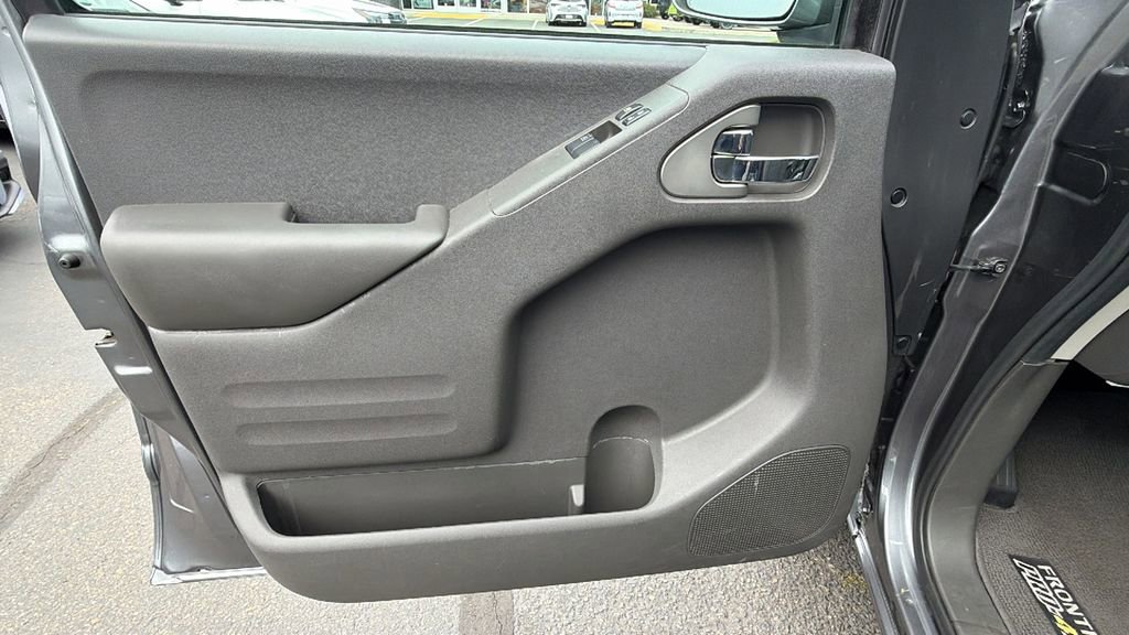 Used 2016 Nissan Frontier PRO-4X image 17