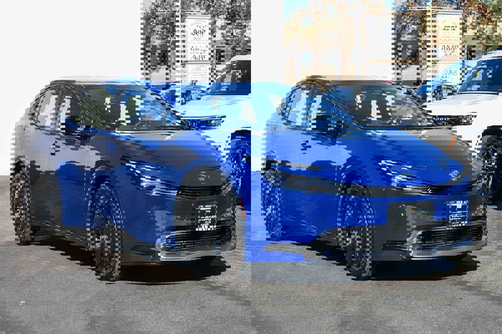 Used 2024 Toyota Prius Prime SE image 3