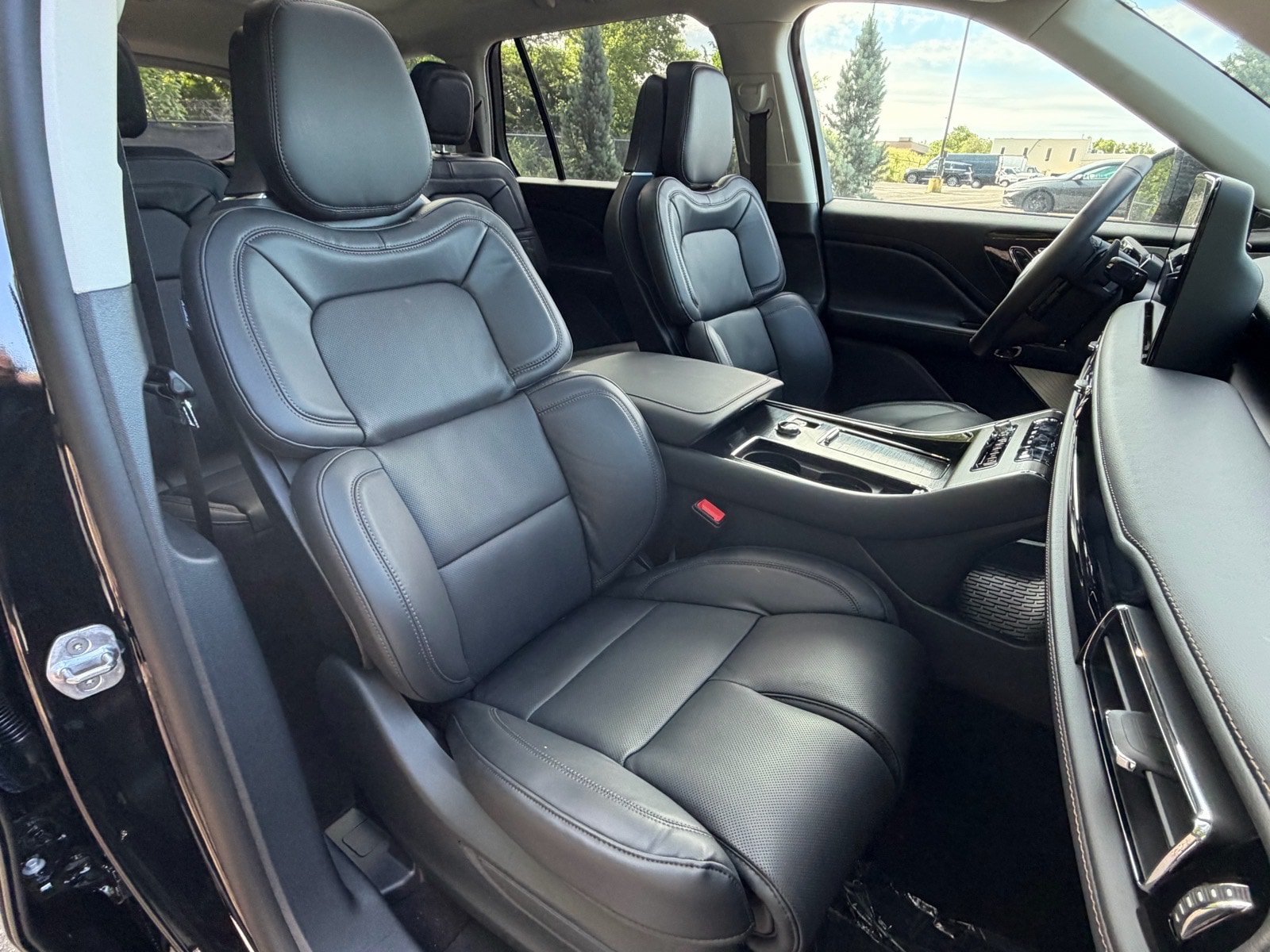New 2026 Lincoln Aviator Reserve AWD/4WD image 12
