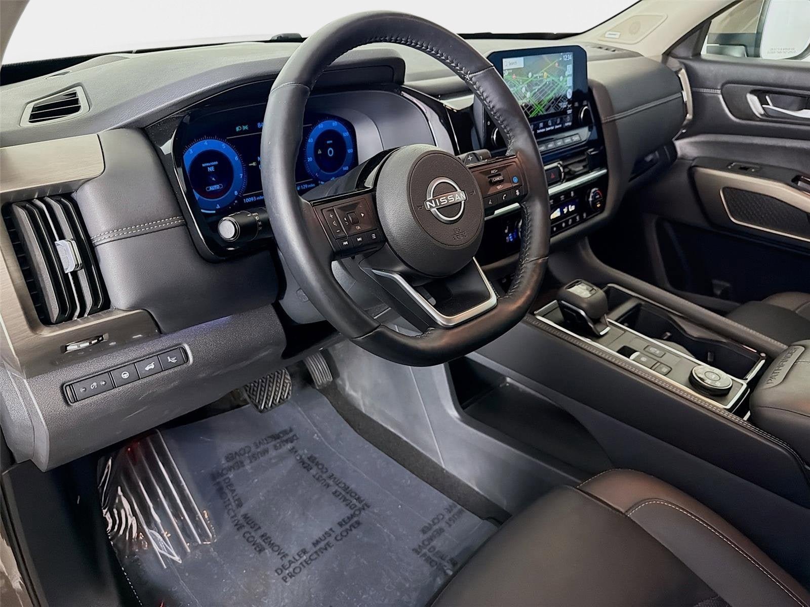 Certified 2024 Nissan Pathfinder Platinum w/ Cargo Package AWD/4WD image 9