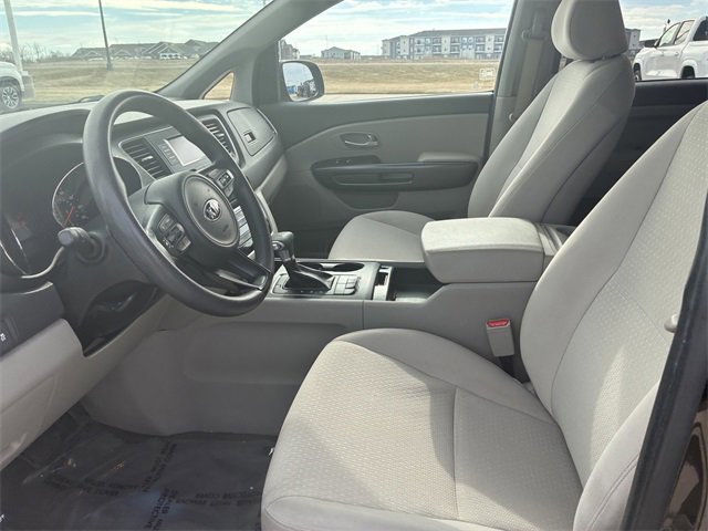 Used 2018 Kia Sedona LX image 11