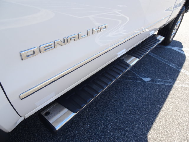 Used 2019 GMC Sierra 2500 Denali w/ Duramax Plus Package AWD/4WD image 42