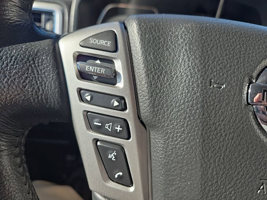 Used 2019 Nissan Titan SV w/ SV Convenience Package image 15