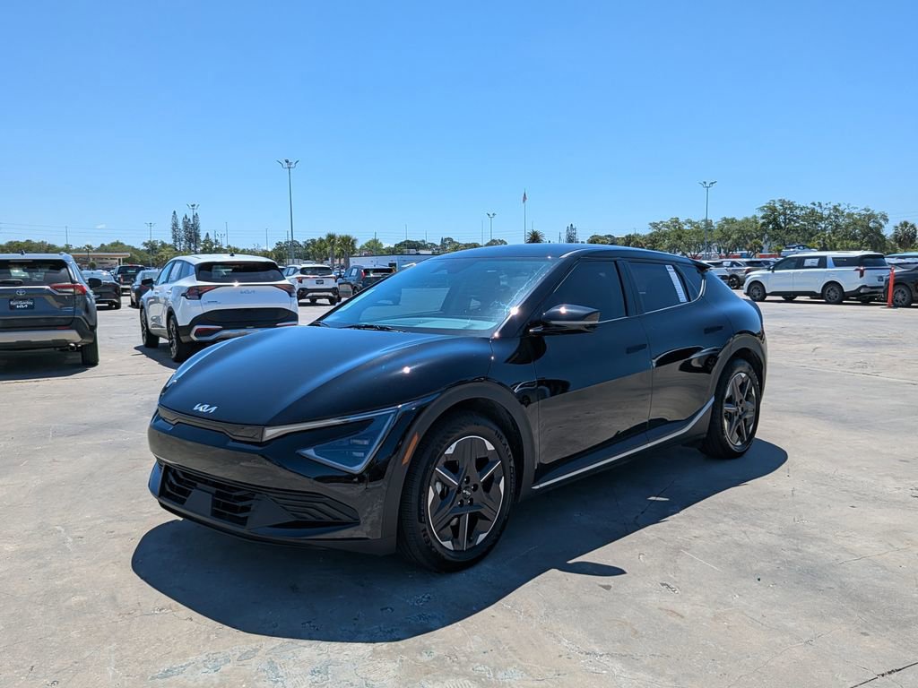Certified 2025 Kia EV6 Light RWD image 4