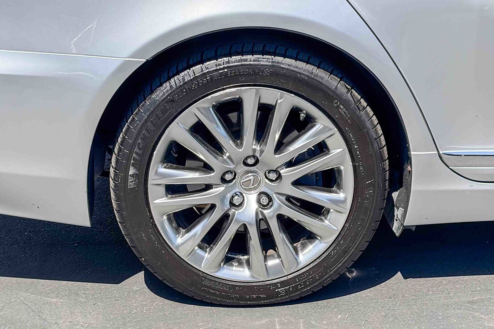 Used 2015 Lexus LS 460 L w/ Ultra Luxury Package image 10