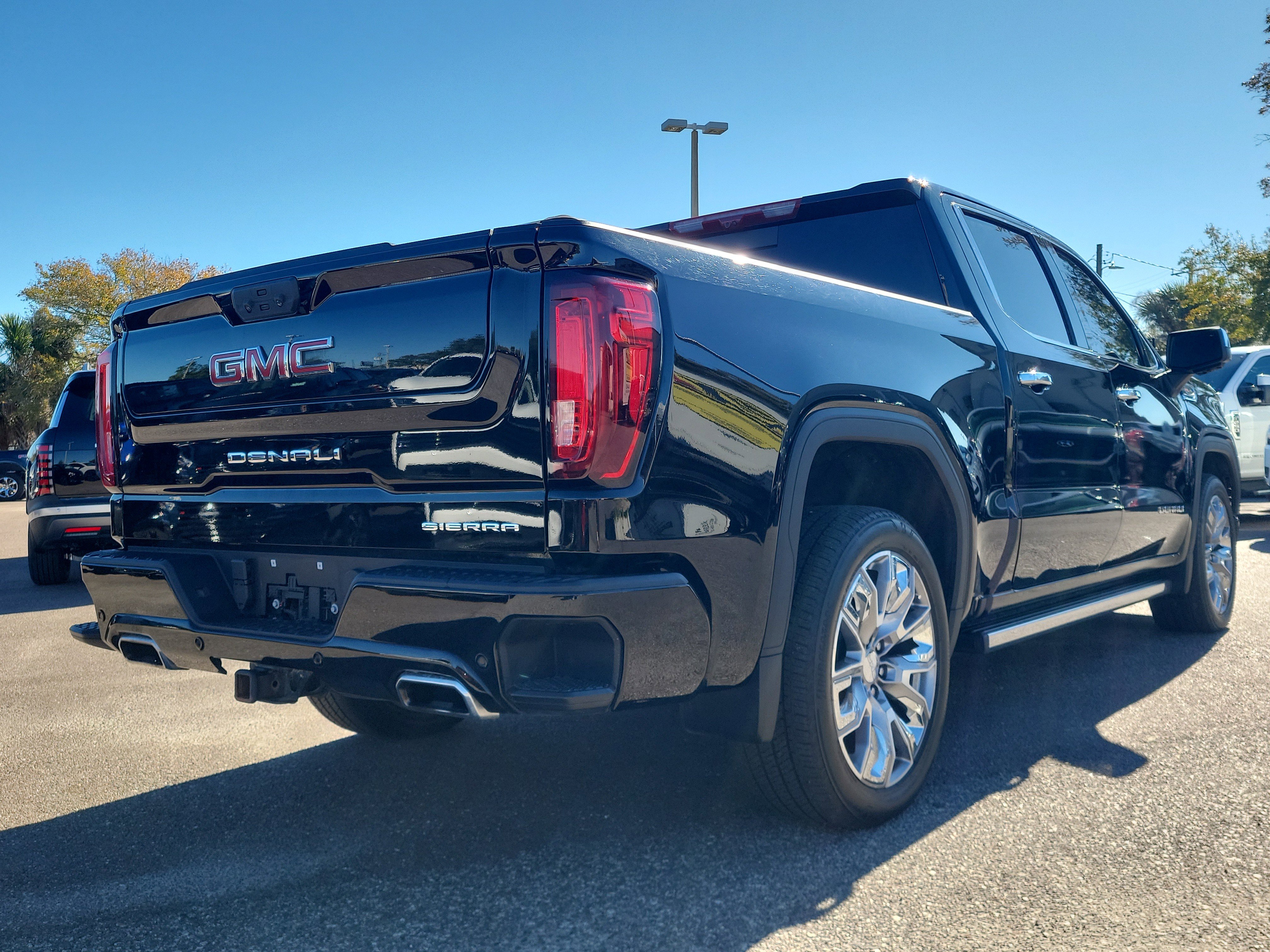 Used 2024 GMC Sierra 1500 Denali image 5