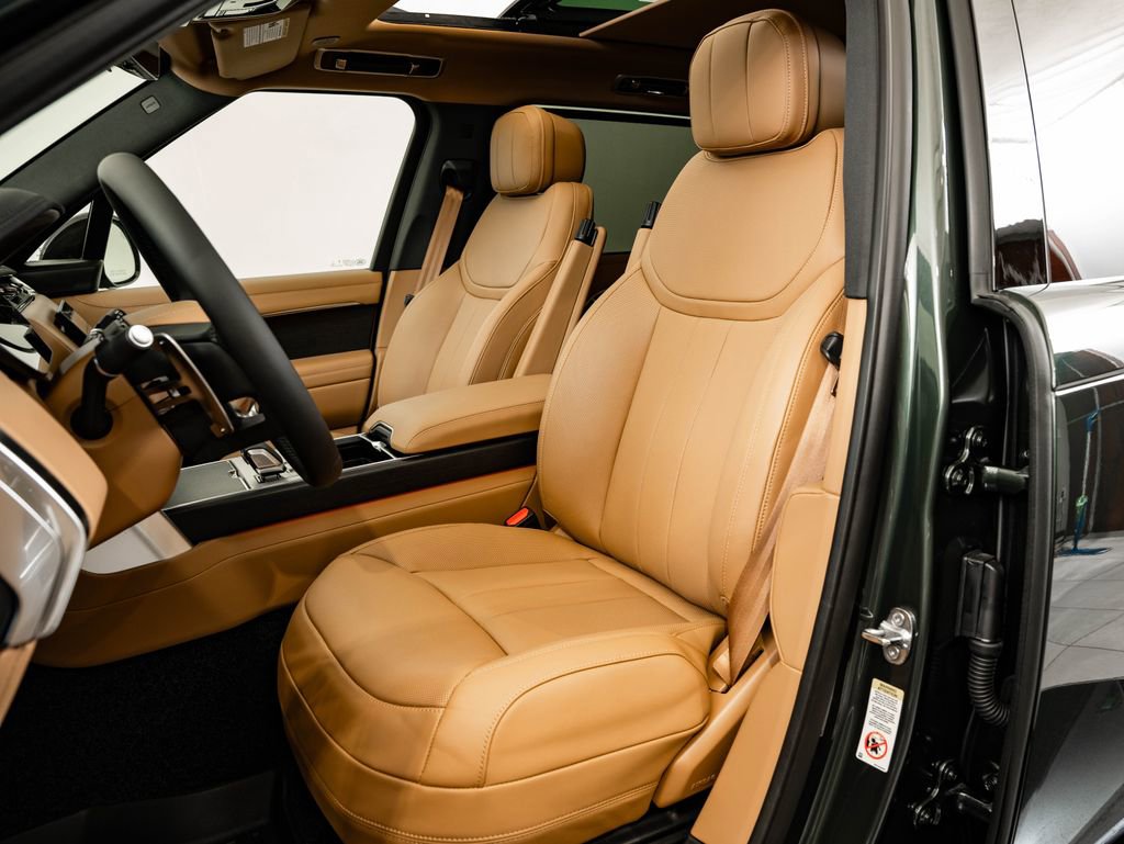 New 2026 Land Rover Range Rover Long Wheelbase SE AWD/4WD image 23
