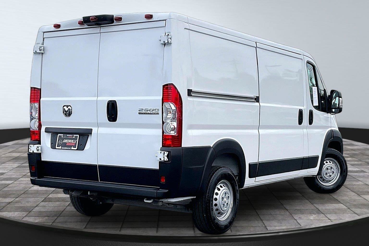 Used 2025 RAM ProMaster 2500 w/ Convenience Group FWD image 14