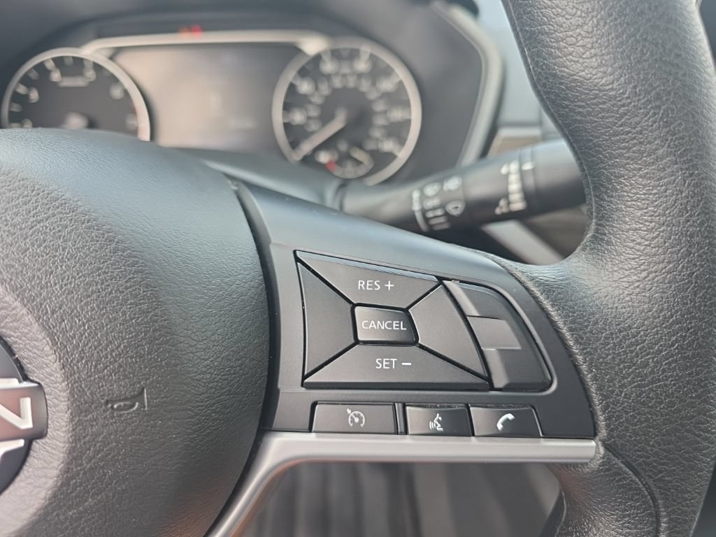Used 2025 Nissan Altima 2.5 SV FWD image 18