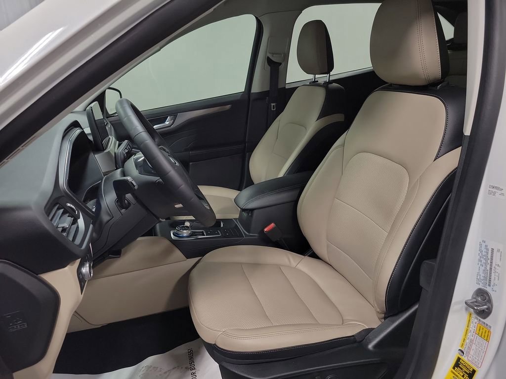 Used 2022 Ford Escape Titanium image 13