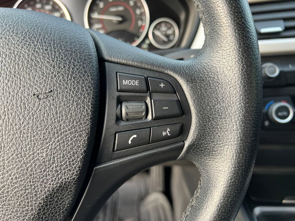 Used 2015 BMW 320i xDrive Sedan image 22