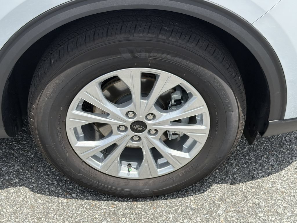 Used 2026 Ford Escape Active w/ Cold Weather Package FWD image 13