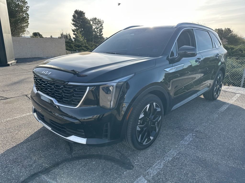 Used 2025 Kia Sorento EX w/ Panoramic Sunroof Package image 2