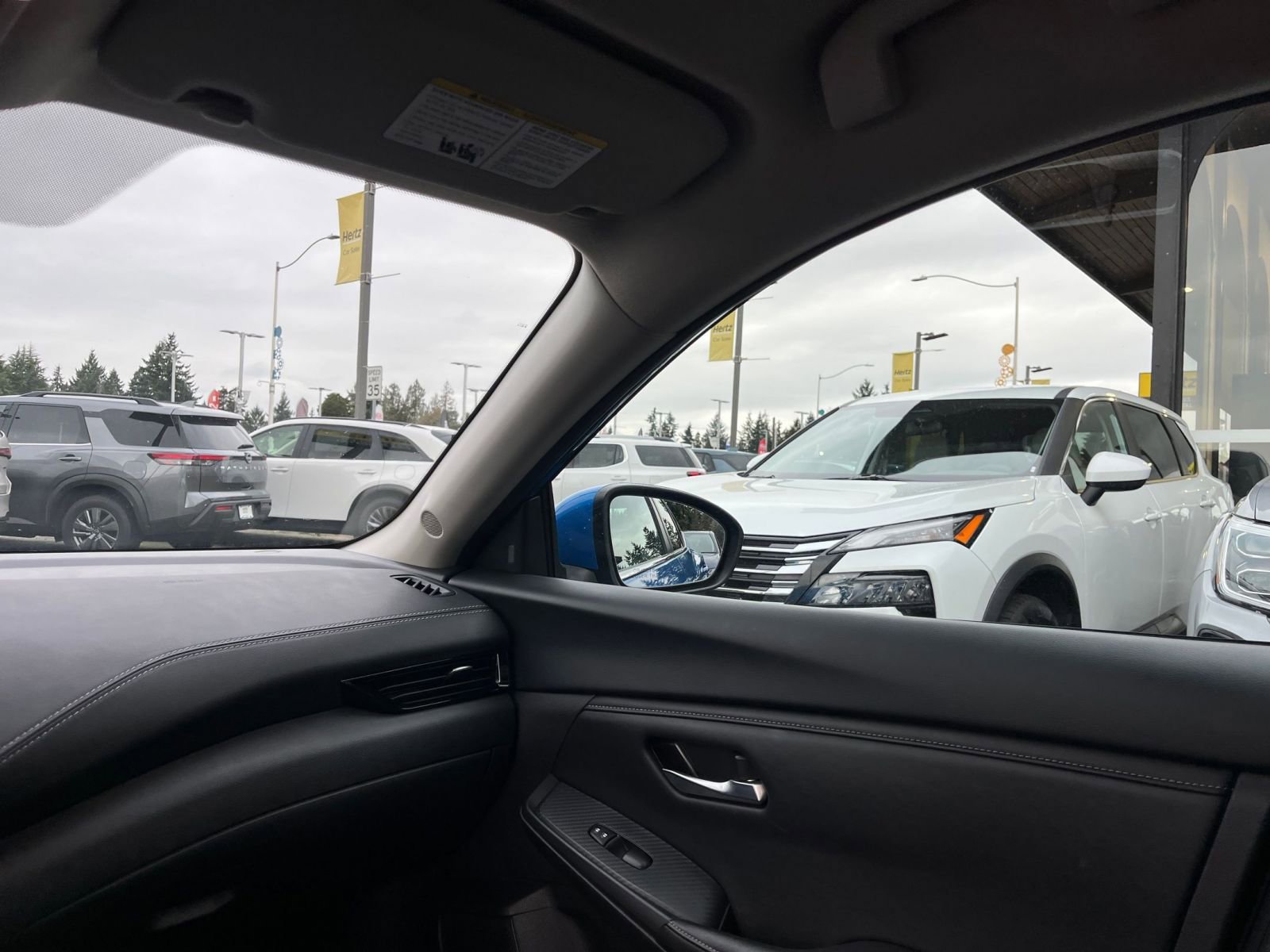 Used 2025 Nissan Sentra SV FWD image 35