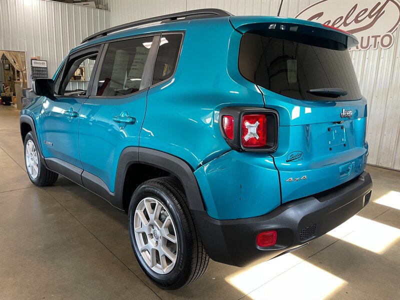 Used 2020 Jeep Renegade Latitude w/ Cold Weather Group AWD/4WD image 3