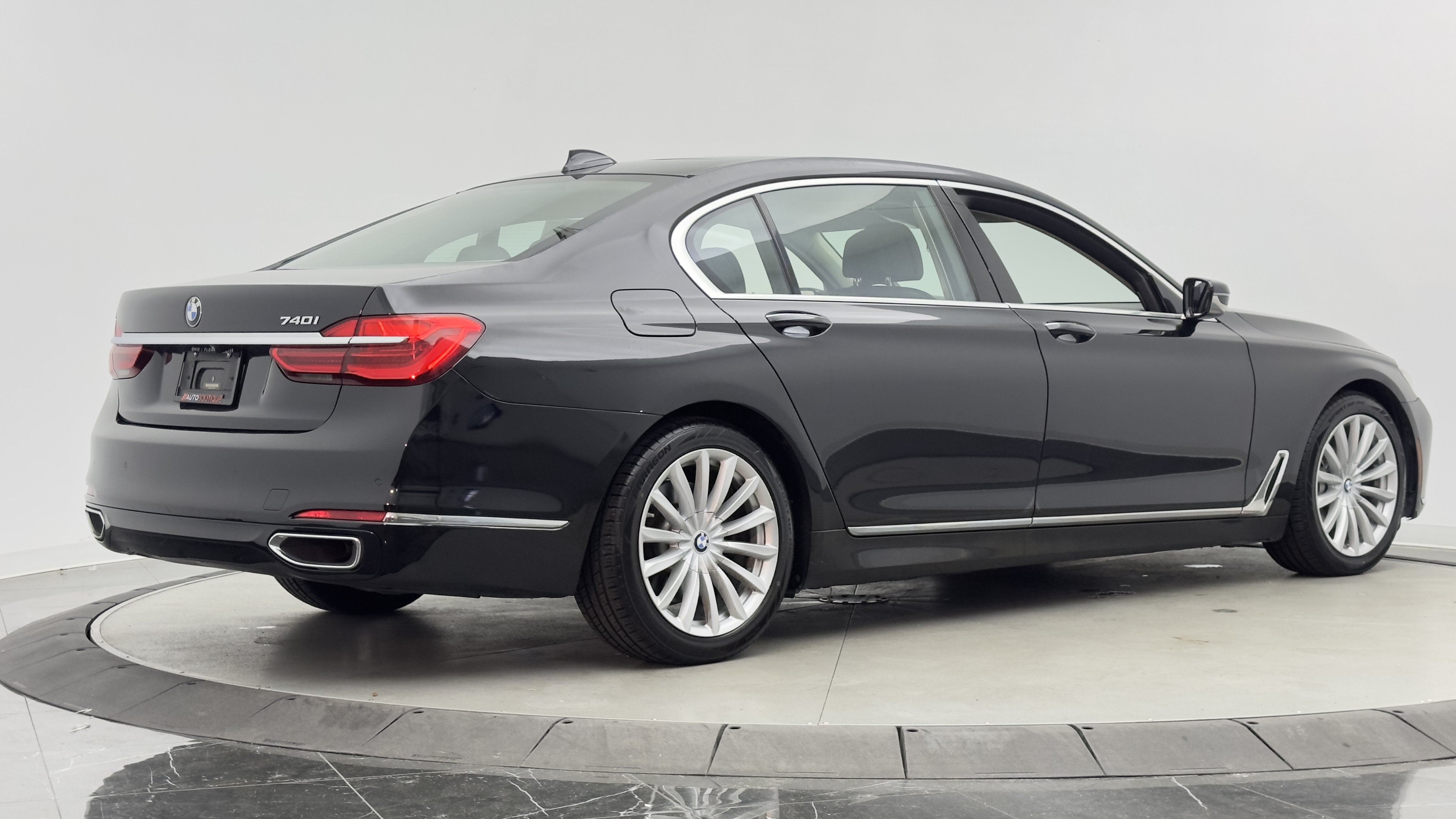 Used 2018 BMW 740i RWD image 10