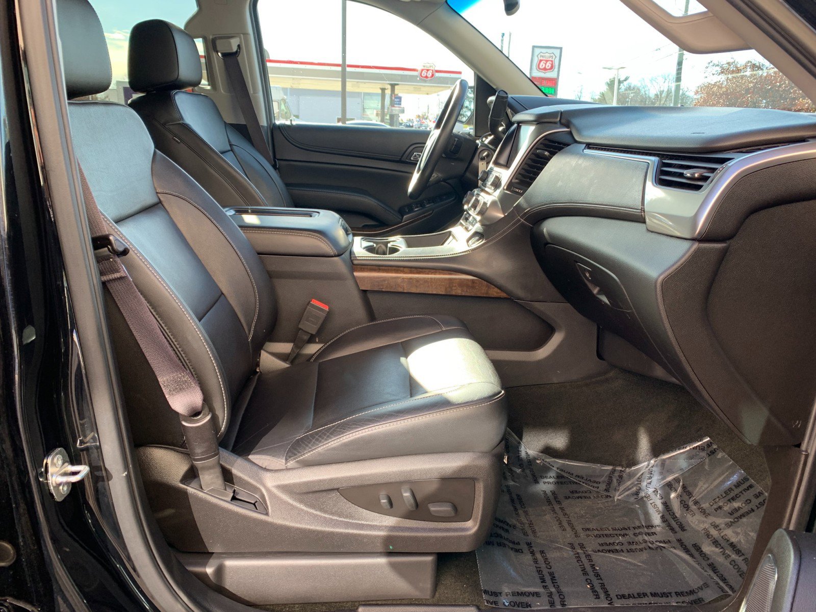 Used 2016 Chevrolet Suburban LT image 35