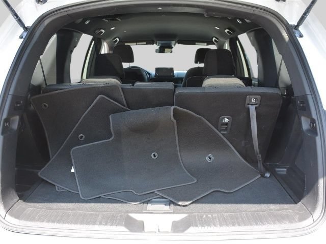 Used 2025 Honda Pilot Sport image 23