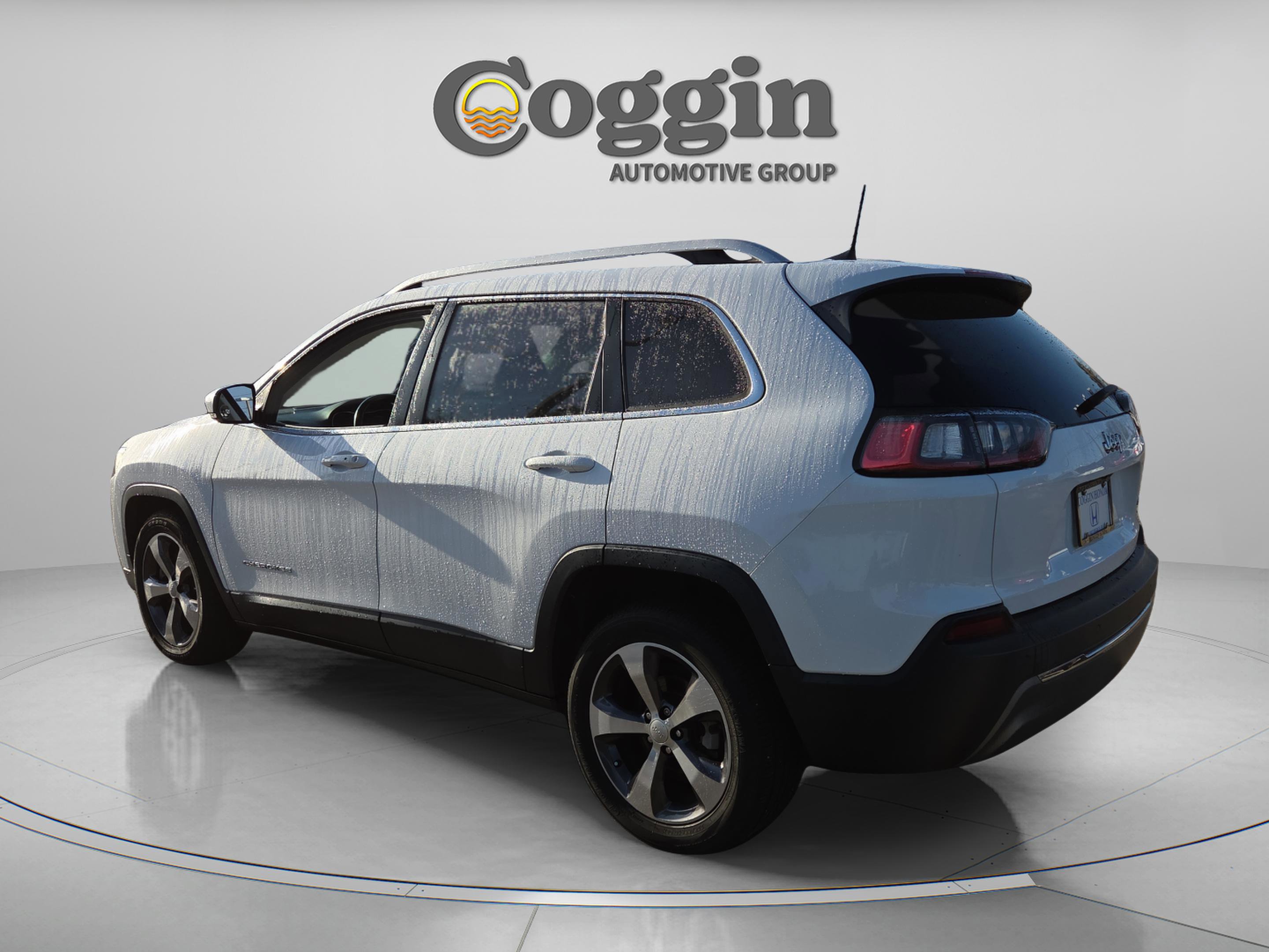 Used 2019 Jeep Cherokee Limited image 3