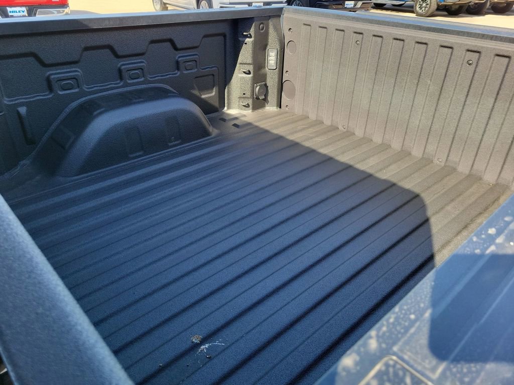 Used 2025 Chevrolet Silverado 1500 ZR2 w/ Technology Package image 27