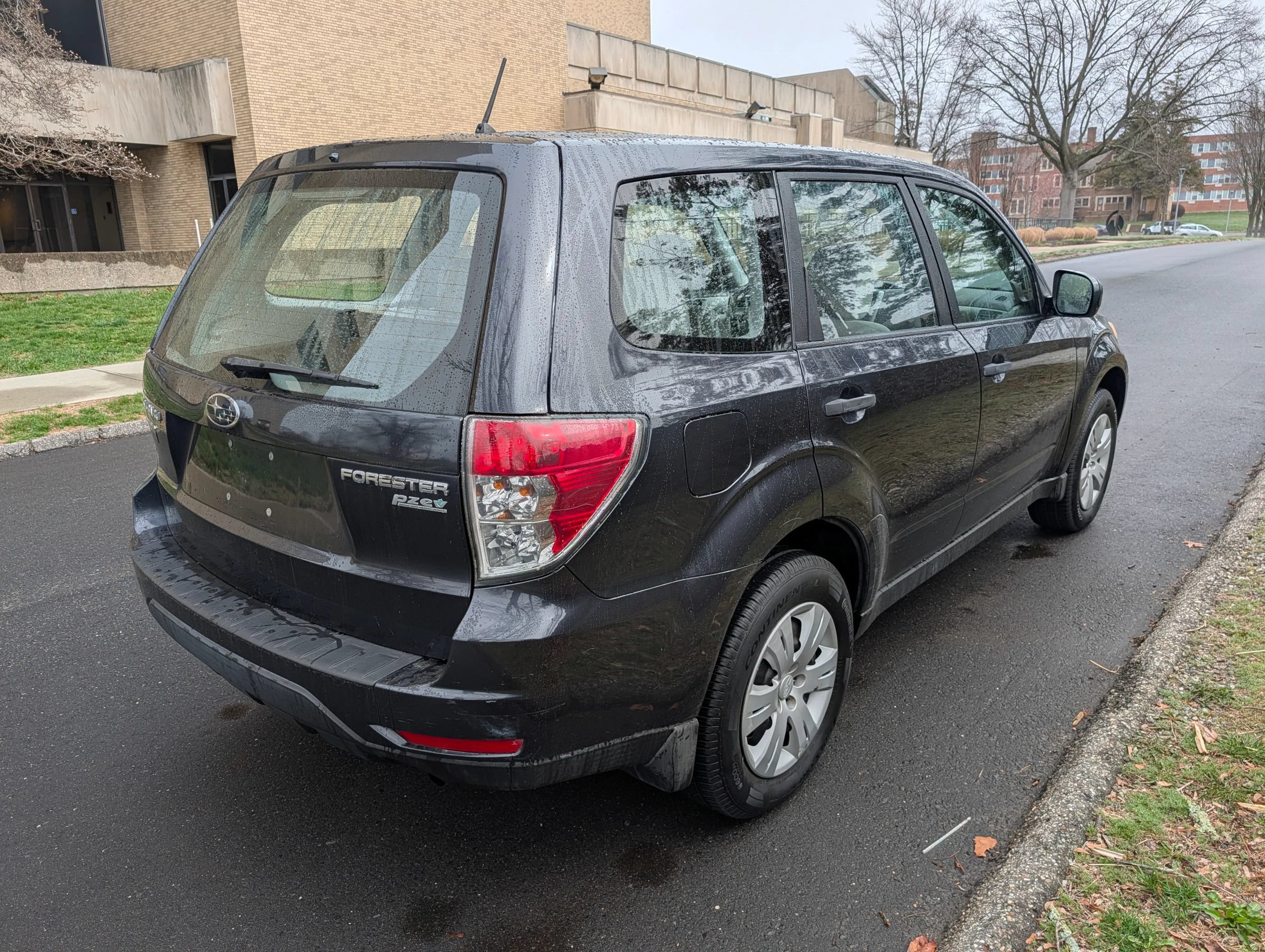 Used 2010 Subaru Forester 2.5X AWD/4WD image 4