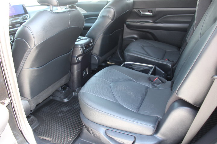 Certified 2025 Toyota Grand Highlander AWD image 15