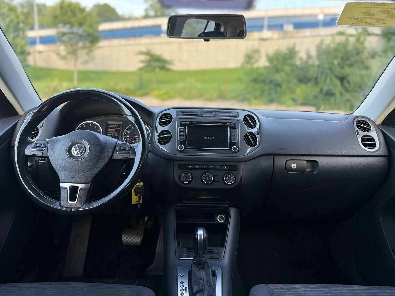 Used 2015 Volkswagen Tiguan SEL FWD image 18