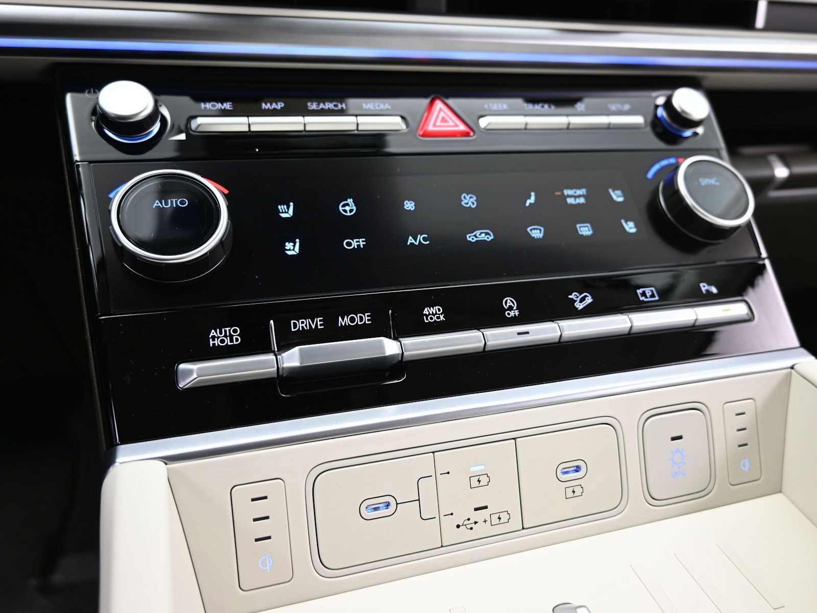 Used 2025 Hyundai Santa Fe Calligraphy image 16