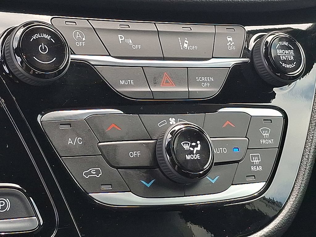 Used 2025 Chrysler Pacifica Select FWD image 21