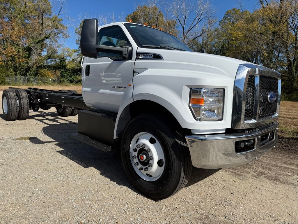 New 2026 Ford F750 2WD Regular Cab Super Duty image 1