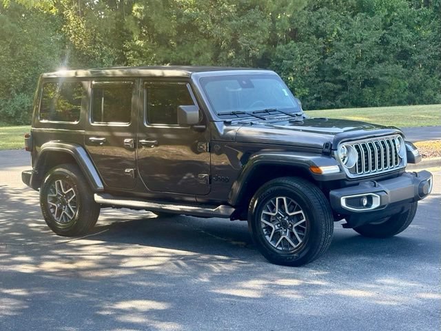 Used 2025 Jeep Wrangler Unlimited Sahara AWD/4WD image 10
