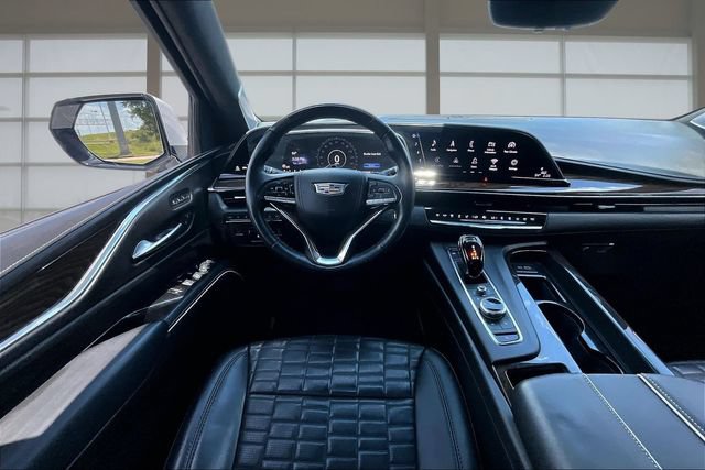 Used 2023 Cadillac Escalade ESV Sport Platinum w/ LPO, ONYX Package AWD/4WD image 5