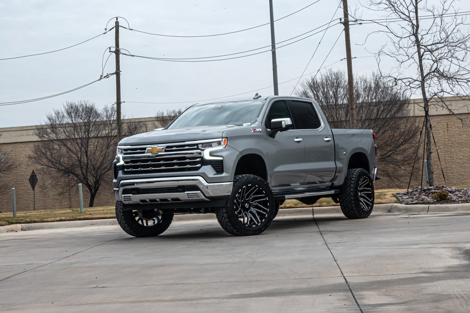 Used 2025 Chevrolet Silverado 1500 LTZ image 5