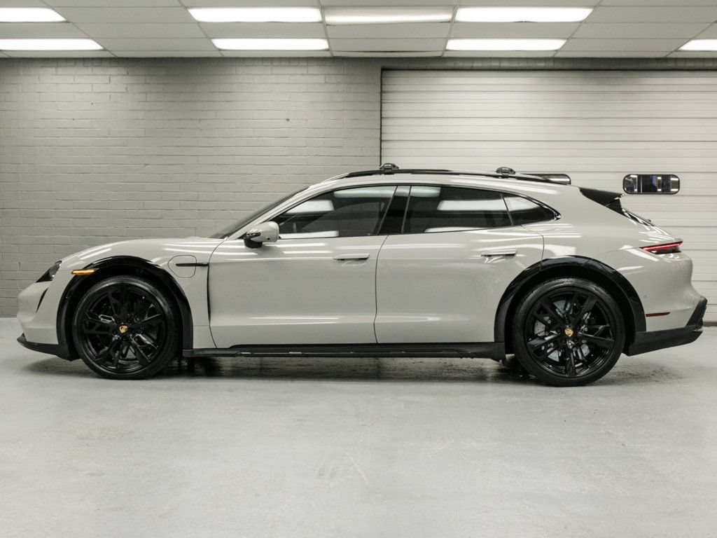 Used 2022 Porsche Taycan Turbo S AWD/4WD image 4