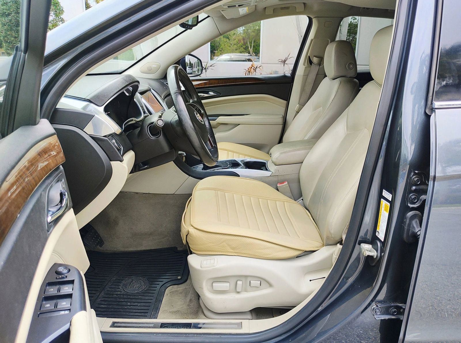 Used 2013 Cadillac SRX Luxury image 15