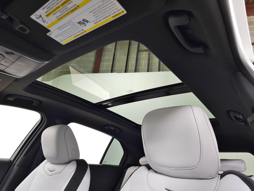 Used 2025 Cadillac XT4 Sport FWD image 16