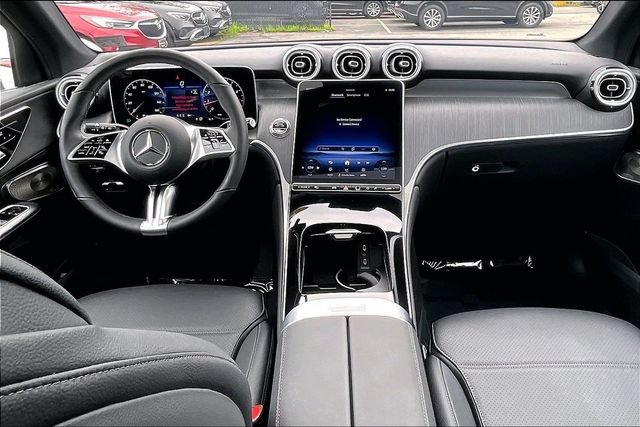 Used 2026 Mercedes-Benz GLC 300 4MATIC image 12