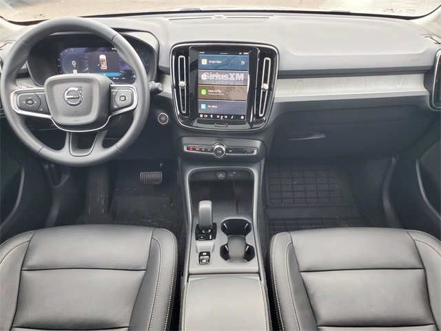 Used 2025 Volvo XC40 B5 Core w/ Protection Package Premier image 31