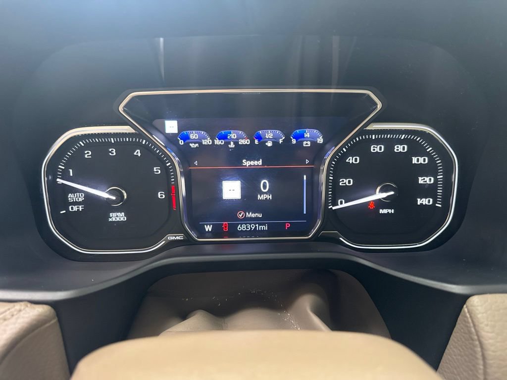 Used 2021 GMC Yukon Denali w/ Denali Premium Package RWD image 16