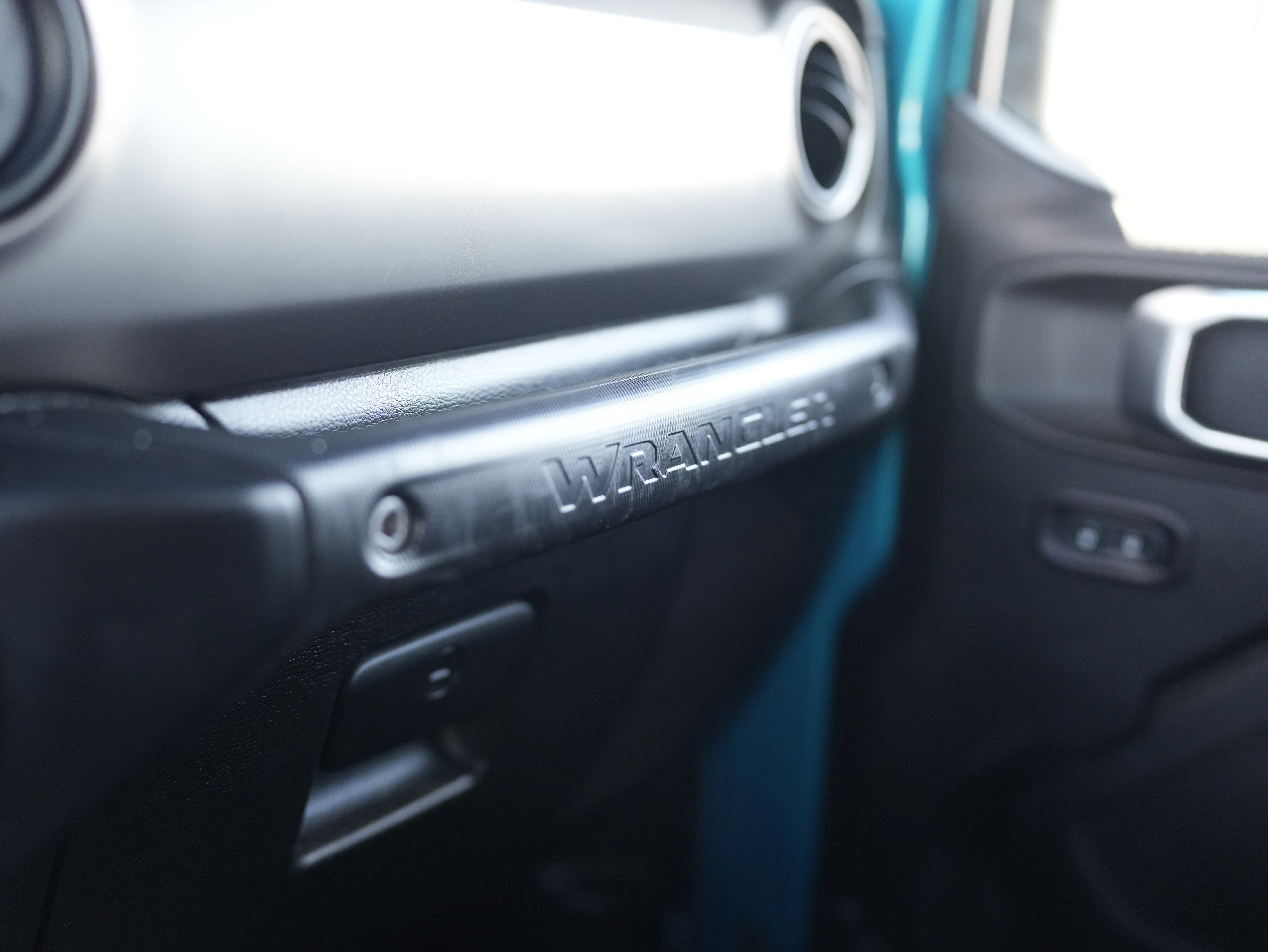 Used 2020 Jeep Wrangler Unlimited Sport S image 32