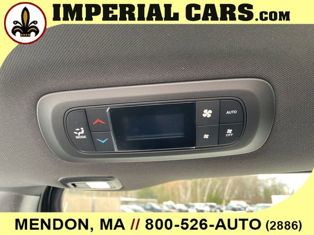 New 2026 Chrysler Pacifica Select image 20