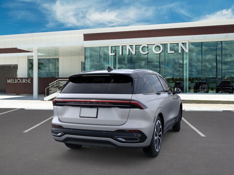 New 2025 Lincoln Nautilus Reserve image 8