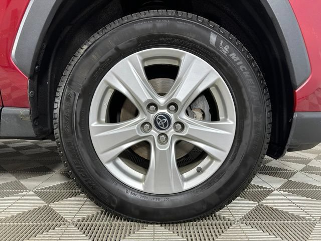 Used 2020 Toyota RAV4 XLE w/ Convenience Package AWD/4WD image 9