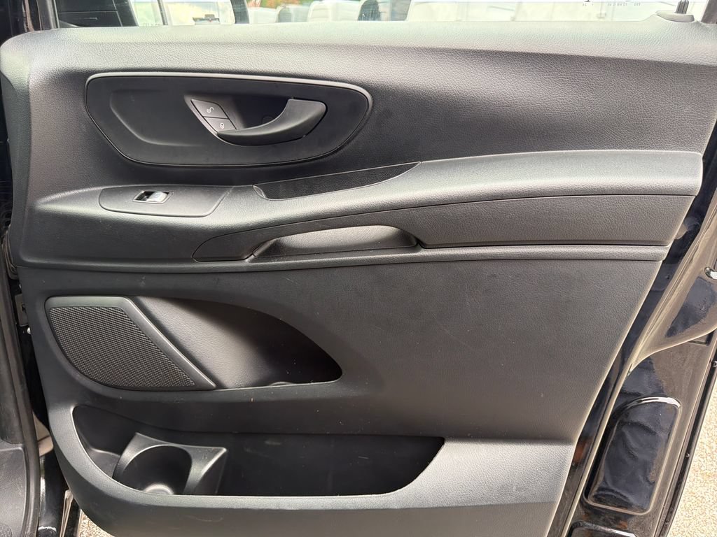 Used 2023 Mercedes-Benz Metris Passenger image 28