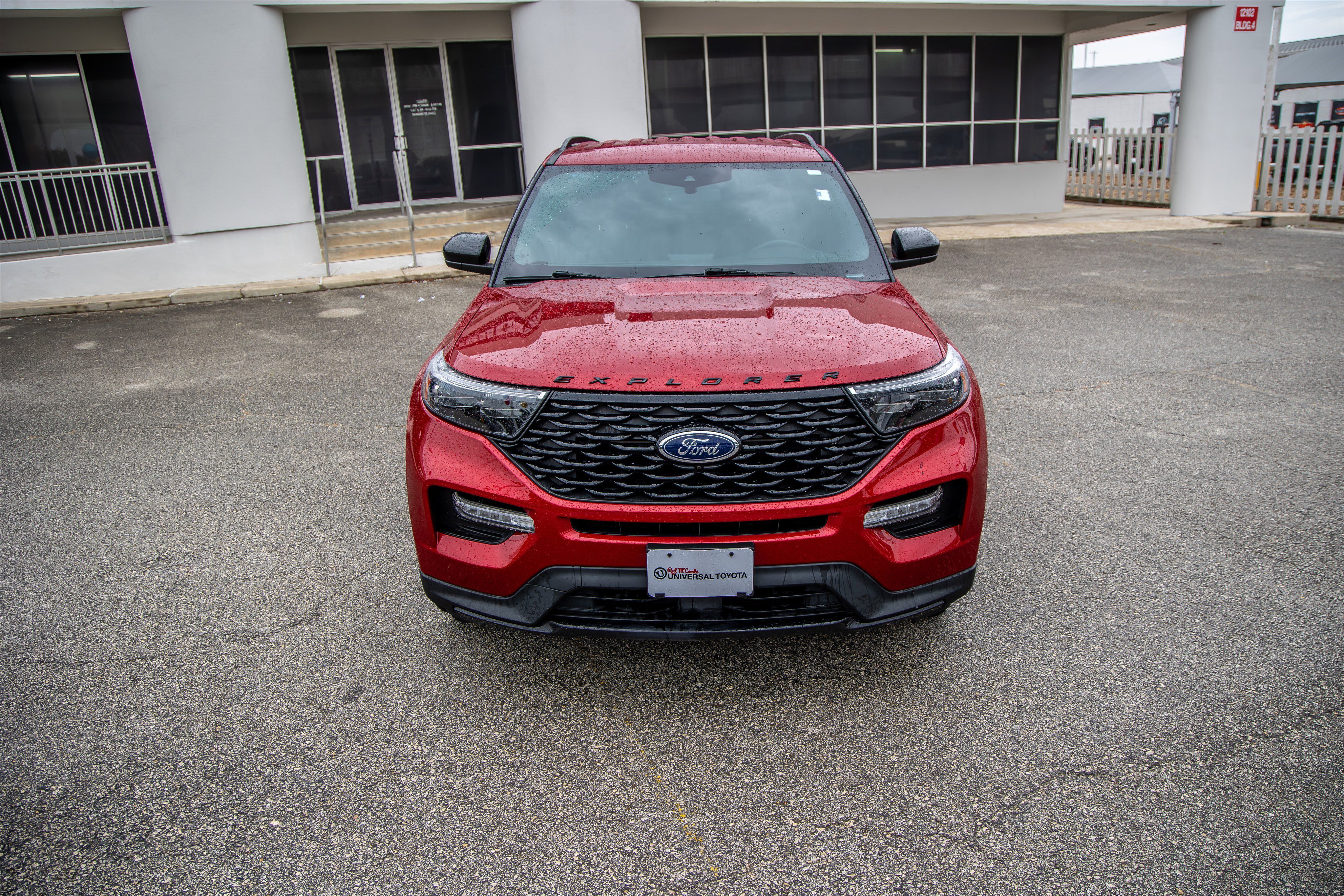 Used 2024 Ford Explorer ST-Line w/ Class IV Trailer Tow Package RWD image 5