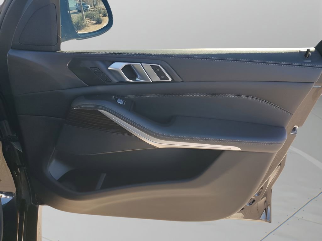 Used 2023 BMW X7 xDrive40i w/ M Sport Package image 13