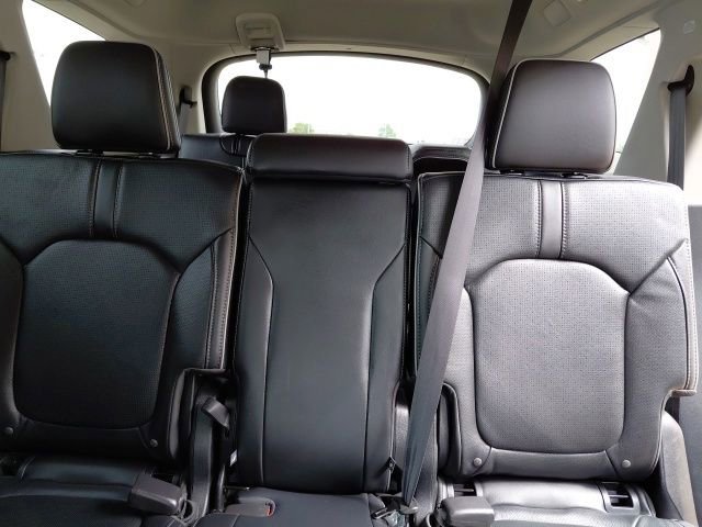 Used 2025 Honda Pilot Elite image 33